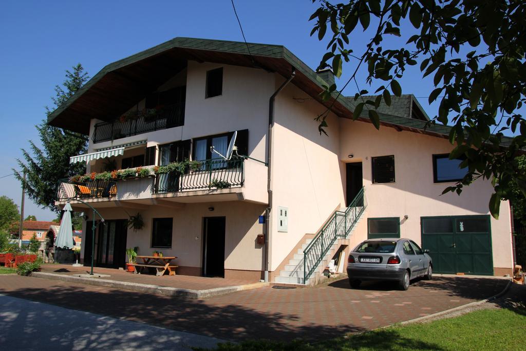 Apartments Strmac Slunj Eksteriør billede